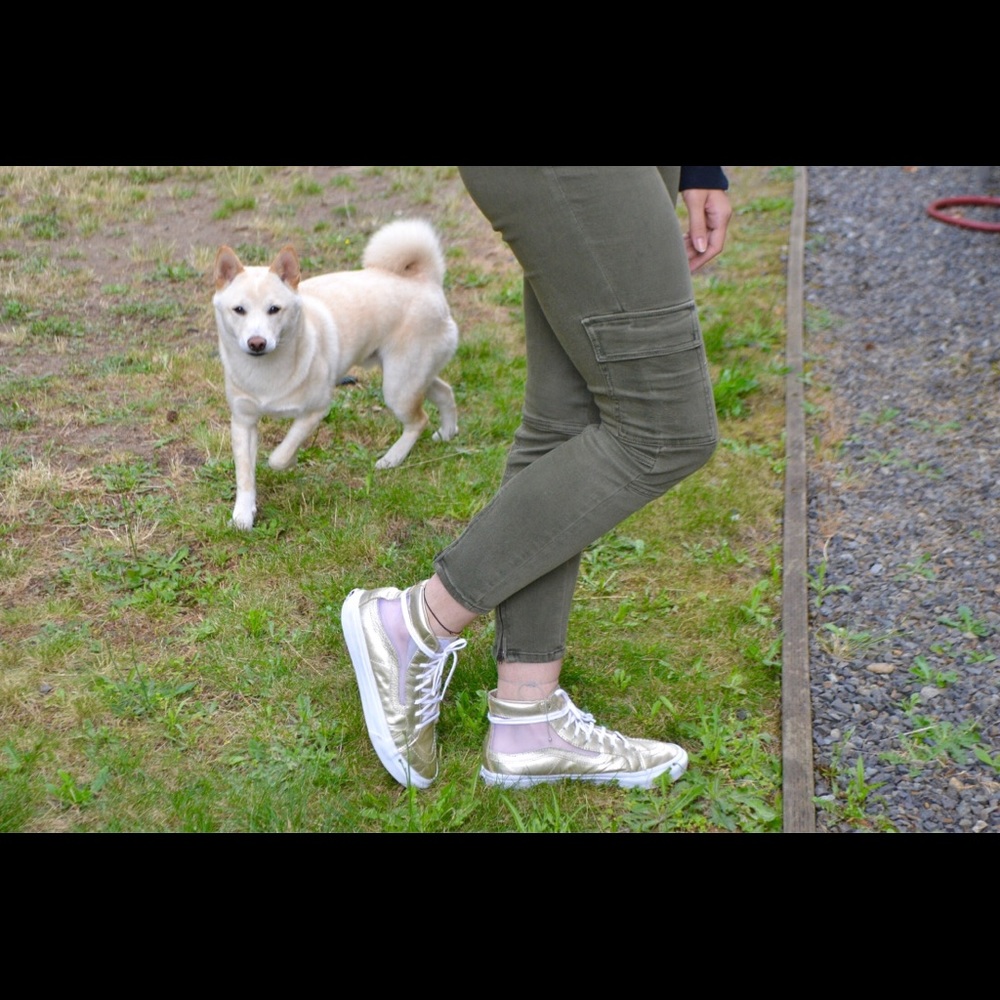 Gold Vans 8.5